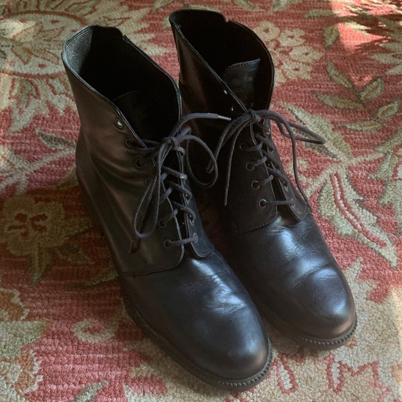 Kenneth Cole Shoes - Kenneth Cole Black leather lace up Boots